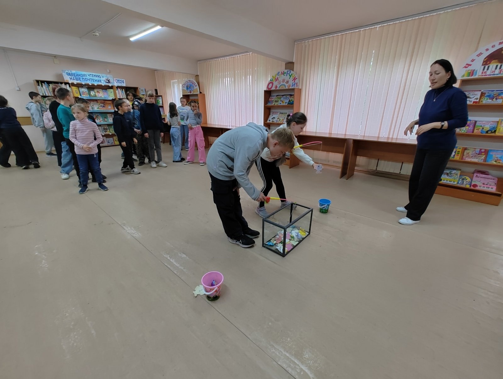 Выход в детскую библиотеку.